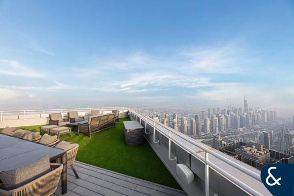 Fully Upgraded Penthouse | Panoramic Views